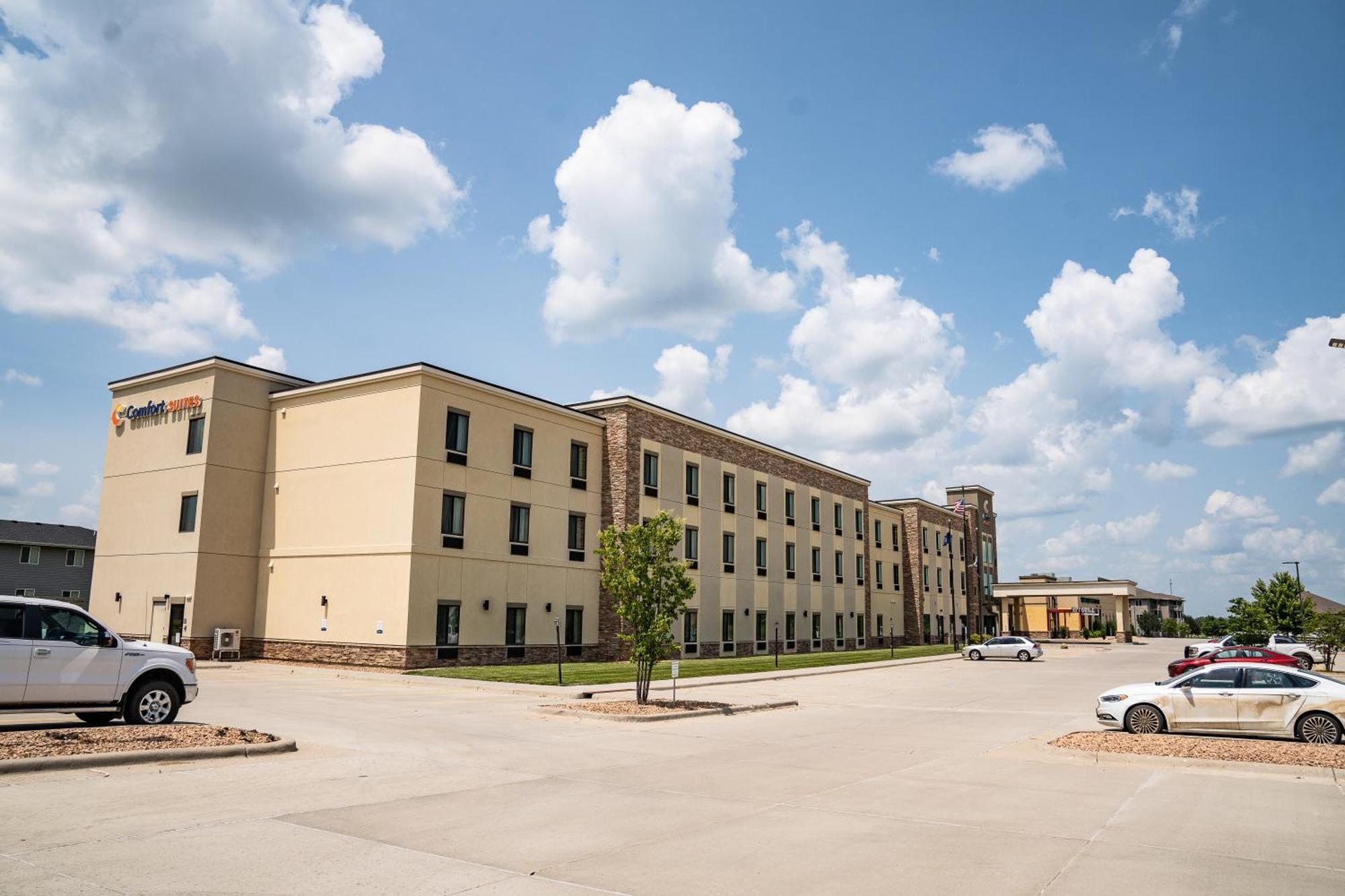 Comfort Suites University Brookings Exterior foto